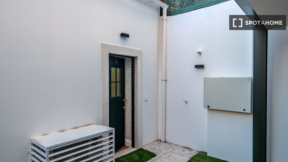 Apartment mono Lisbon — photo 8