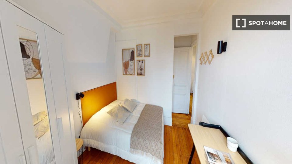 Double room Paris, 9 beds, 150m² — photo 19