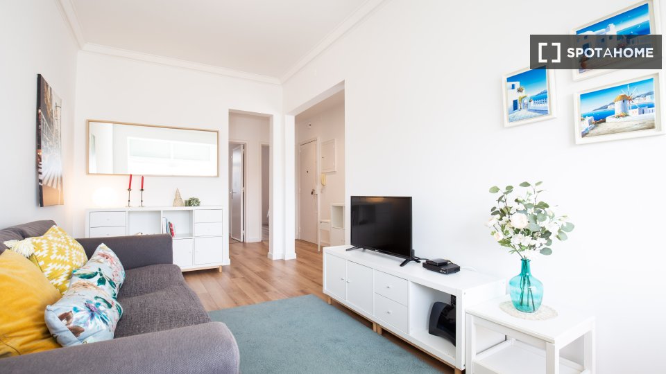 Apartment Lisbon, 2 beds, 65m² — photo 1