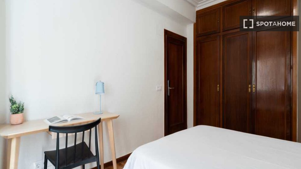 Double room Madrid, 6 beds — photo 12