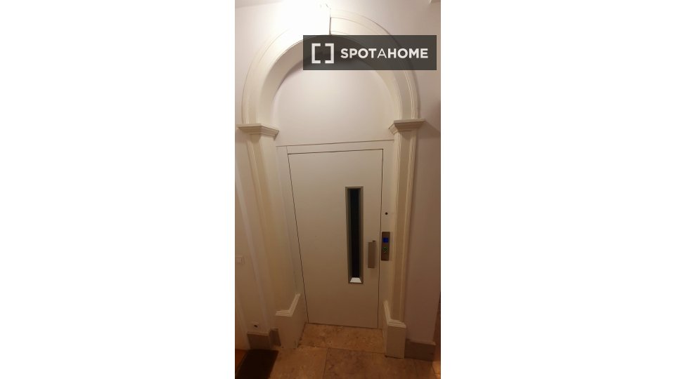 Apartment Lisbon, 1 bed, 65m² — photo 12