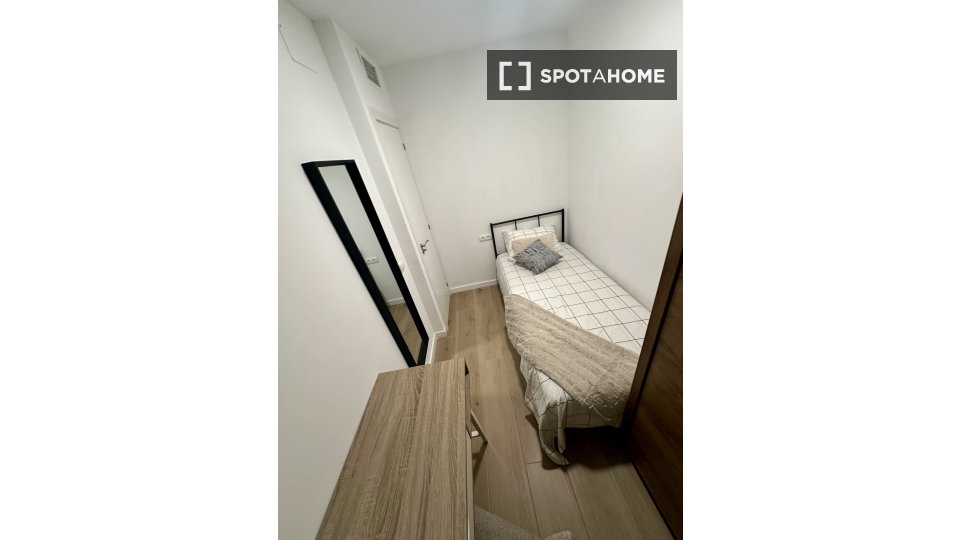 Double room Barcelona, 4 beds, 70m² — photo 42