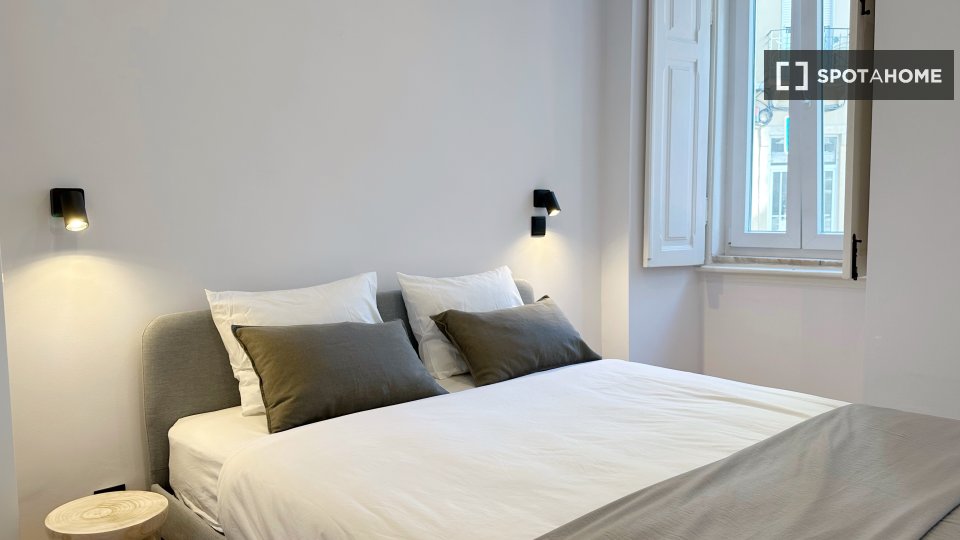 Apartment Lisbon, 2 beds, 70m² — photo 14