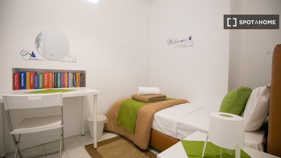 Double room Lisbon, 20 beds — photo 21