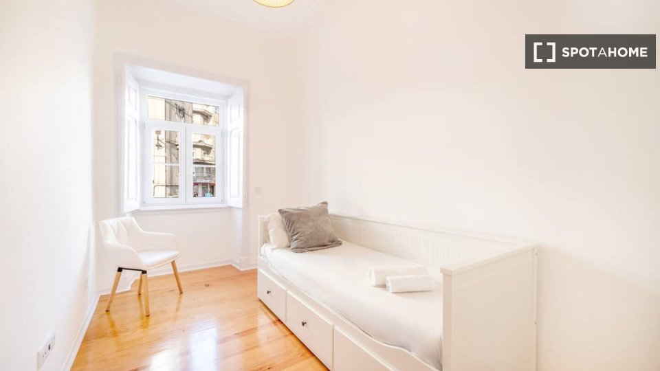 Apartment Lisbon, 2 beds — photo 9