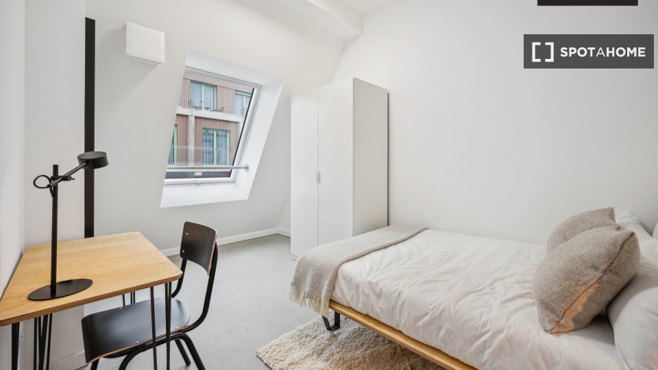 Double room Berlin, 3 beds, 60m² — photo 1