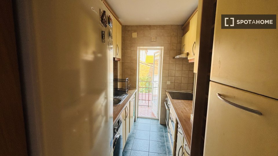 Double room Alcala_De_Henares, 3 beds — photo 46