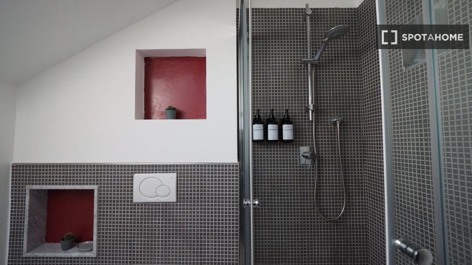 Double room Turin, 2 beds — photo 8