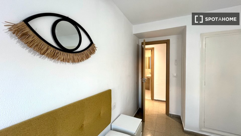 Double room Valencia, 7 beds, 200m² — photo 2