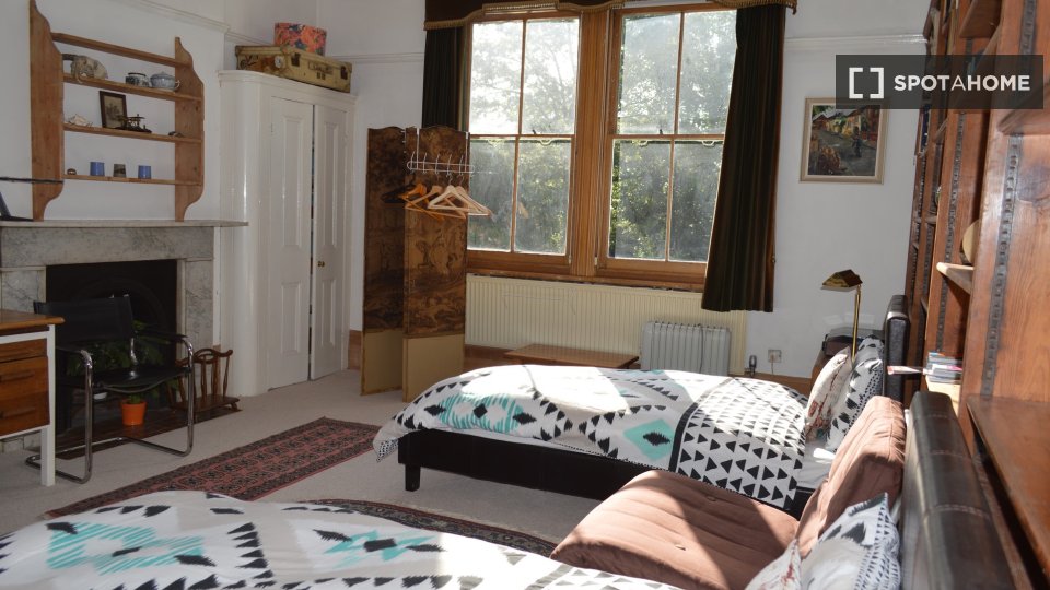 Double room London, 1 bed — photo 5