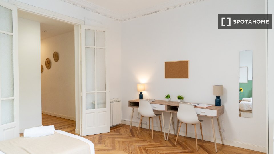 Double room Madrid, 4 beds — photo 4