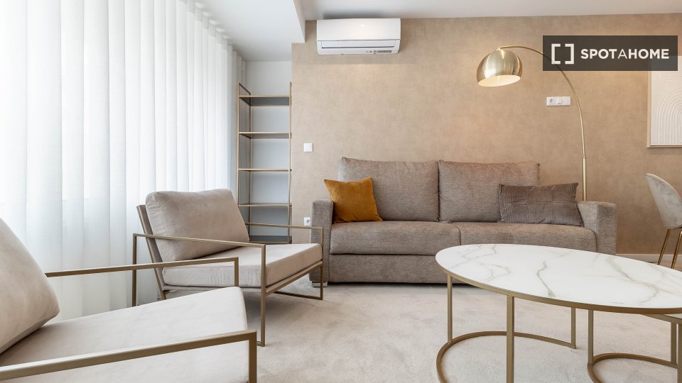 Apartment Lisbon, 1 bed — photo 8