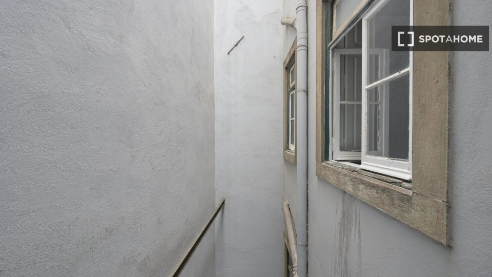 Double room Lisbon, 6 beds — photo 16