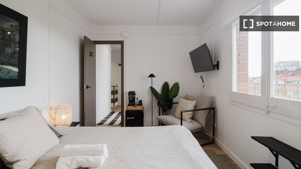Double room Barcelona, 8 beds, 220m² — photo 52