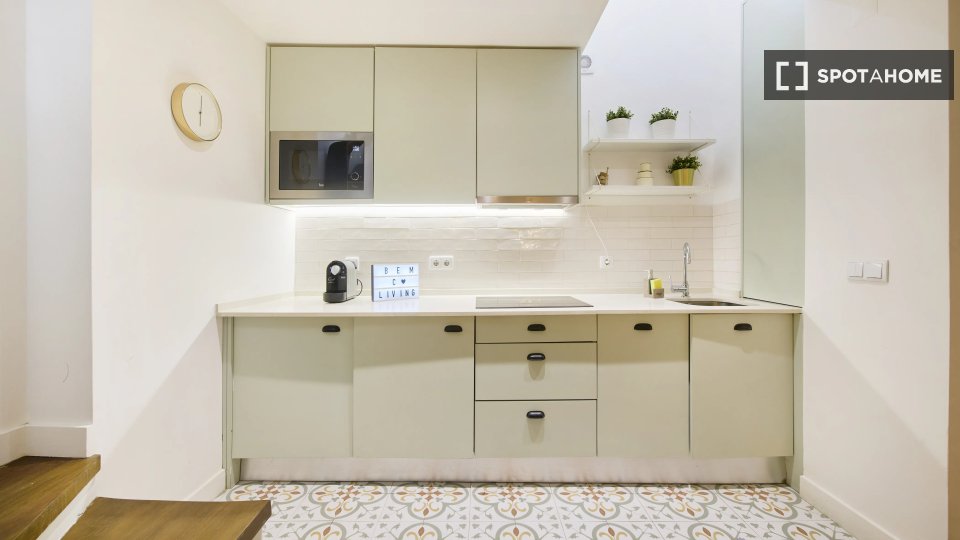 Apartment Lisbon, 1 bed — photo 14