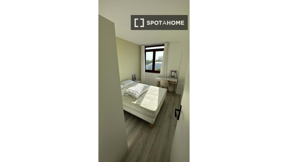 Double room Paris, 4 beds, 80m² — photo 3