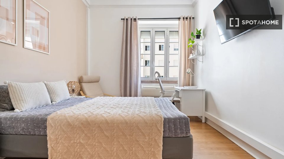 Double room Lisbon, 11 beds — photo 10