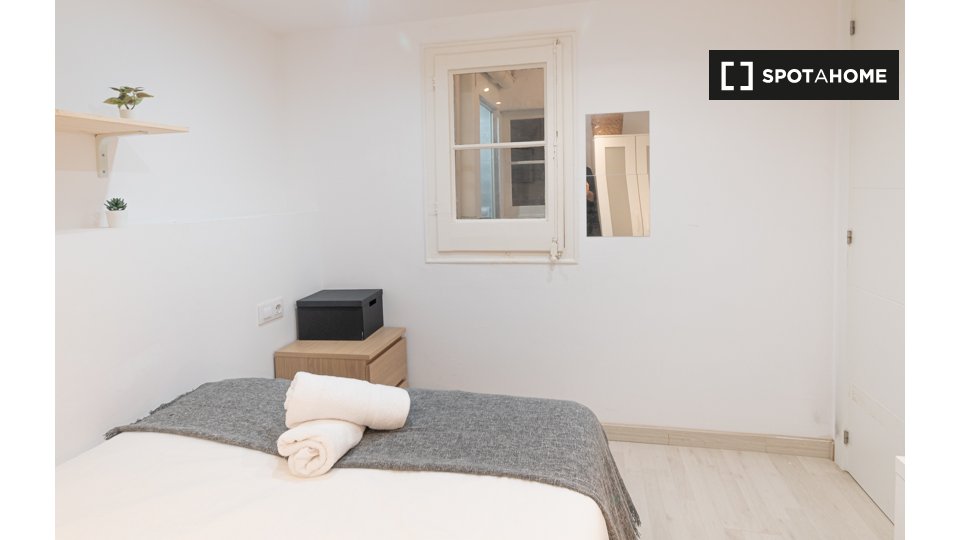 Double room Barcelona, 5 beds, 150m² — photo 4