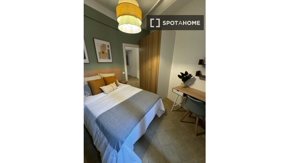 Double room Barcelona, 10 beds, 220m² — photo 15