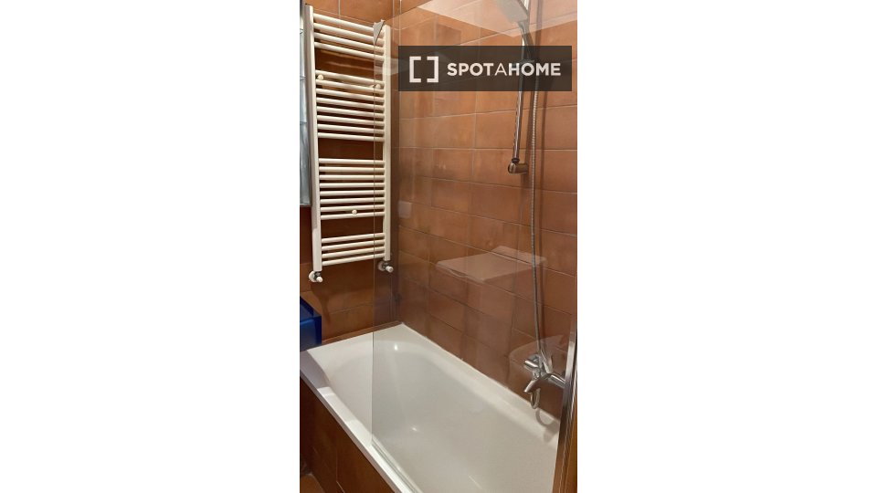 Double room Milan, 2 beds, 77m² — photo 4