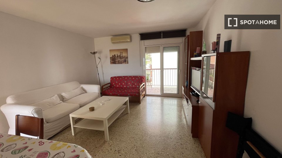 Double room Barcelona, 3 beds, 12m² — photo 16