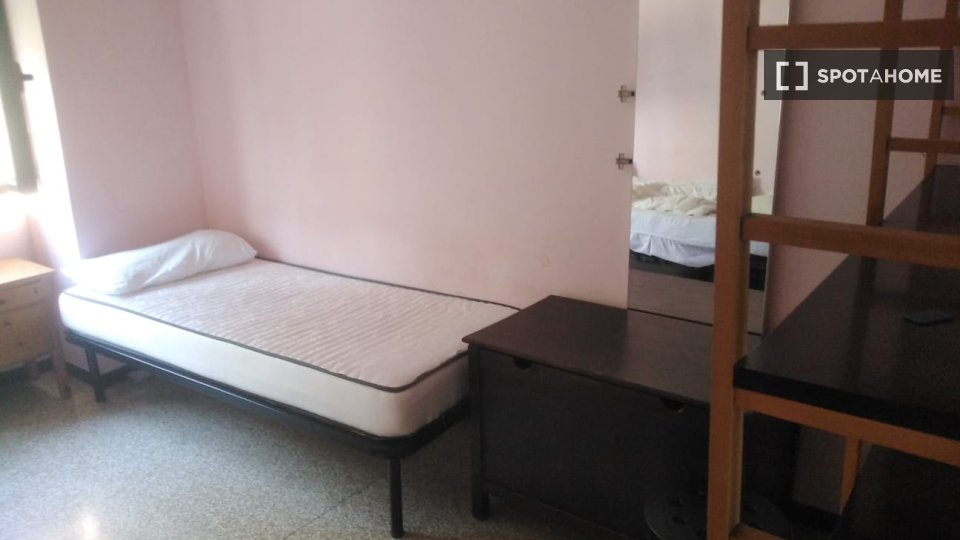 Double room Milan, 4 beds, 76m² — photo 9
