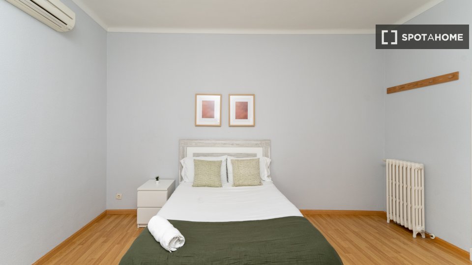 Double room Madrid, 5 beds — photo 39