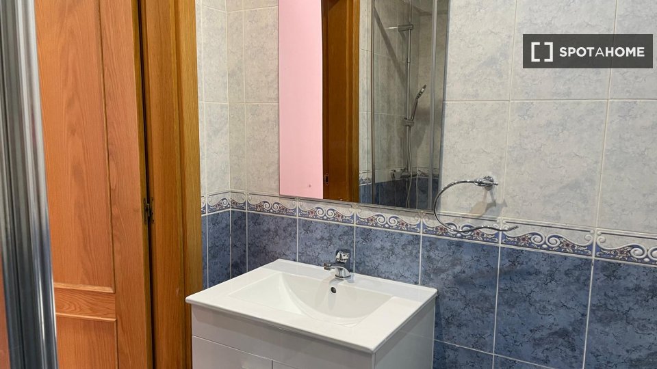 Double room Lisbon, 4 beds, 125m² — photo 54