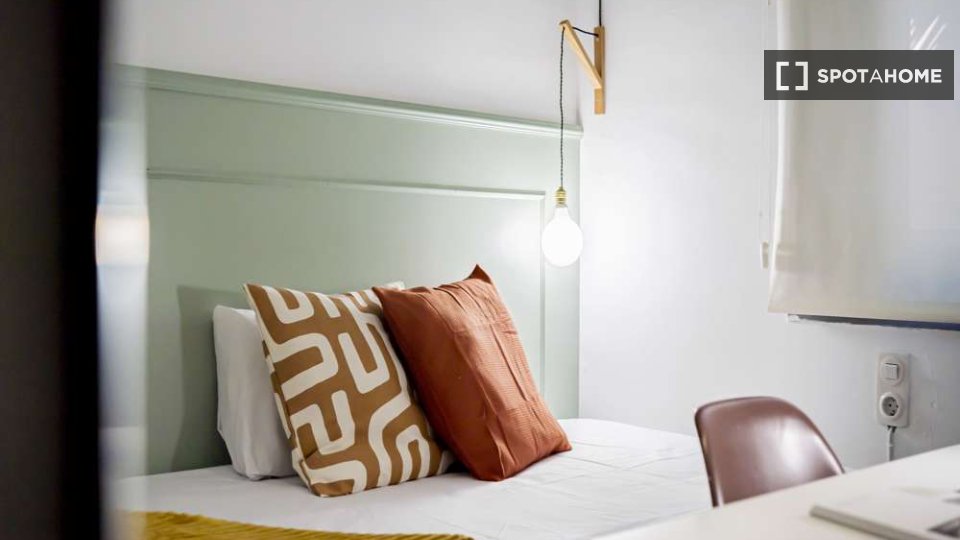 Double room Madrid, 67 beds — photo 10