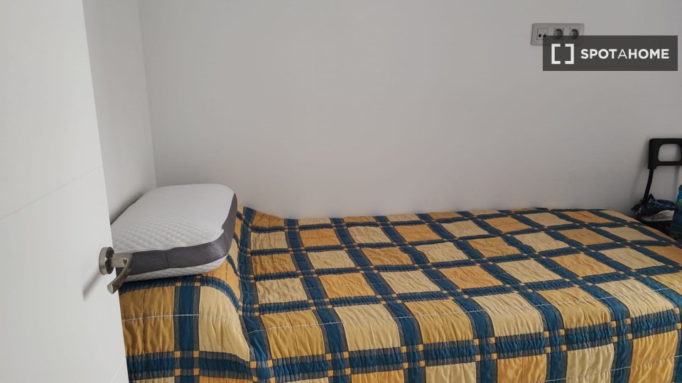 Double room Barcelona, 3 beds — photo 2