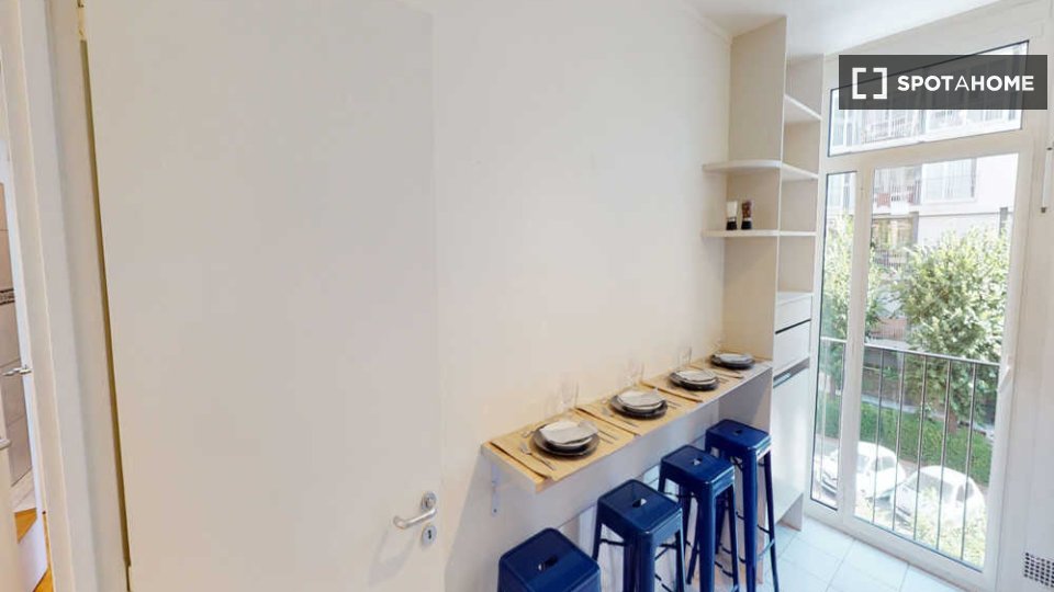 Double room Paris, 4 beds, 80m² — photo 1