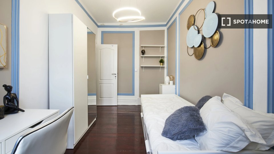 Double room Lisbon, 7 beds — photo 12
