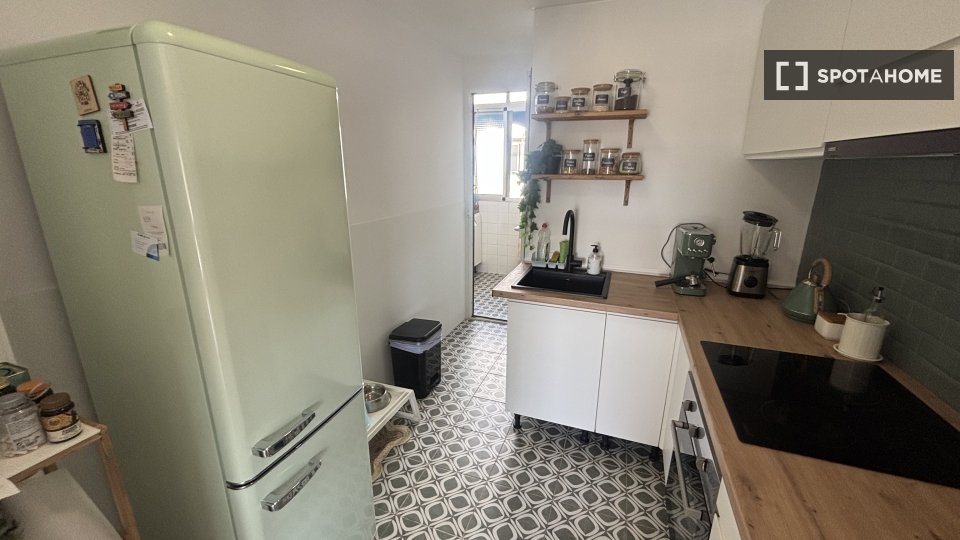 Double room Valencia, 2 beds, 100m² — photo 9
