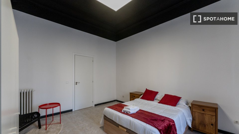 Double room Madrid, 11 beds — photo 10