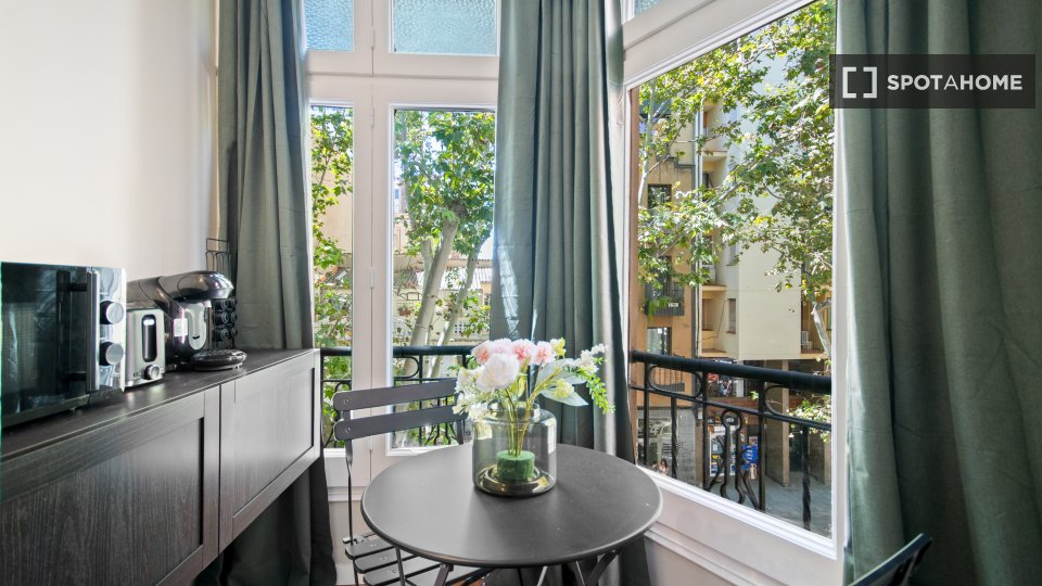 Double room Barcelona, 6 beds, 190m² — photo 11