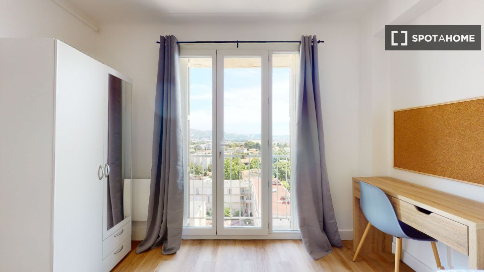 Double room Marseille, 9 beds — photo 3