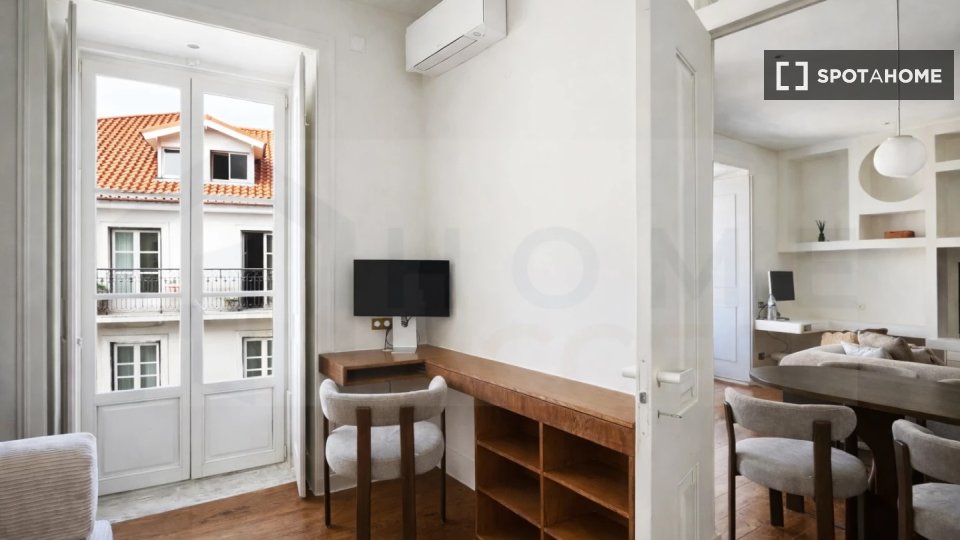 Apartment Lisbon, 3 beds, 180m² — photo 14
