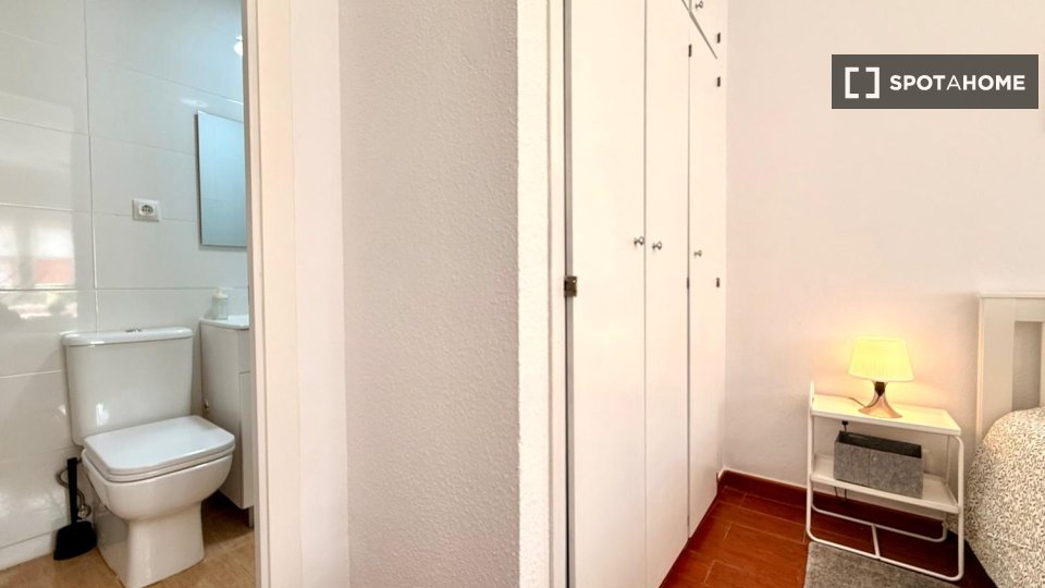 Double room Madrid, 4 beds — photo 6