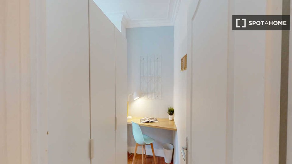 Double room Paris, 9 beds, 160m² — photo 20