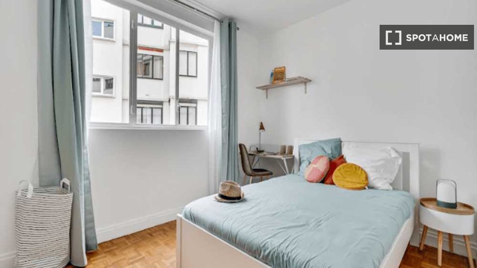 Double room Paris, 3 beds, 60m² — photo 10