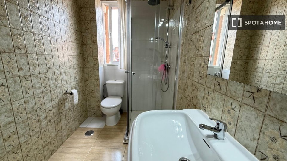 Double room Madrid, 4 beds — photo 28