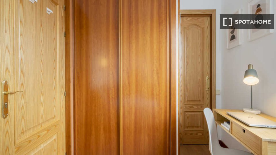 Double room Madrid, 12 beds — photo 98