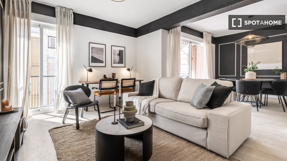 Piso de 3 habitaciones en alquiler en Ríos Rosas, Madrid.