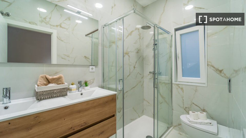 Apartment Lisbon, 3 beds, 87m² — photo 1