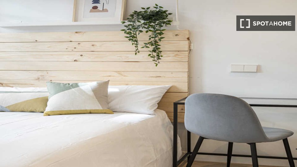Double room Madrid, 4 beds — photo 49