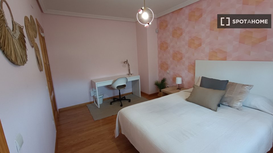 Double room Madrid, 5 beds — photo 13