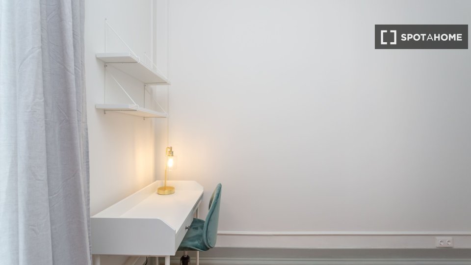 Double room Lisbon, 6 beds — photo 15