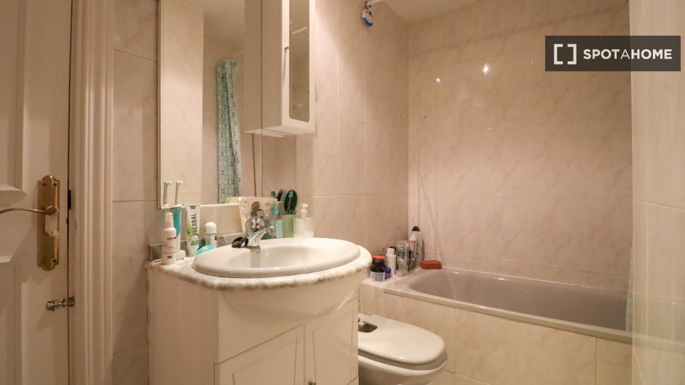 Apartment Madrid, 2 beds, 76m² — photo 17