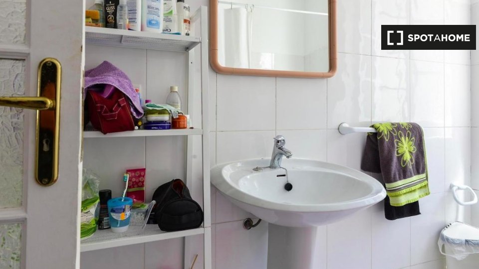 Double room Lisbon, 6 beds — photo 11