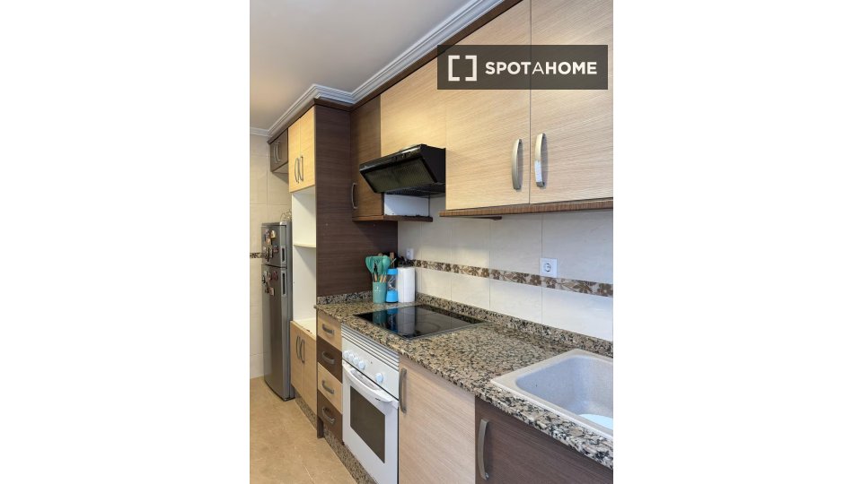 Double room Valencia, 3 beds, 80m² — photo 8
